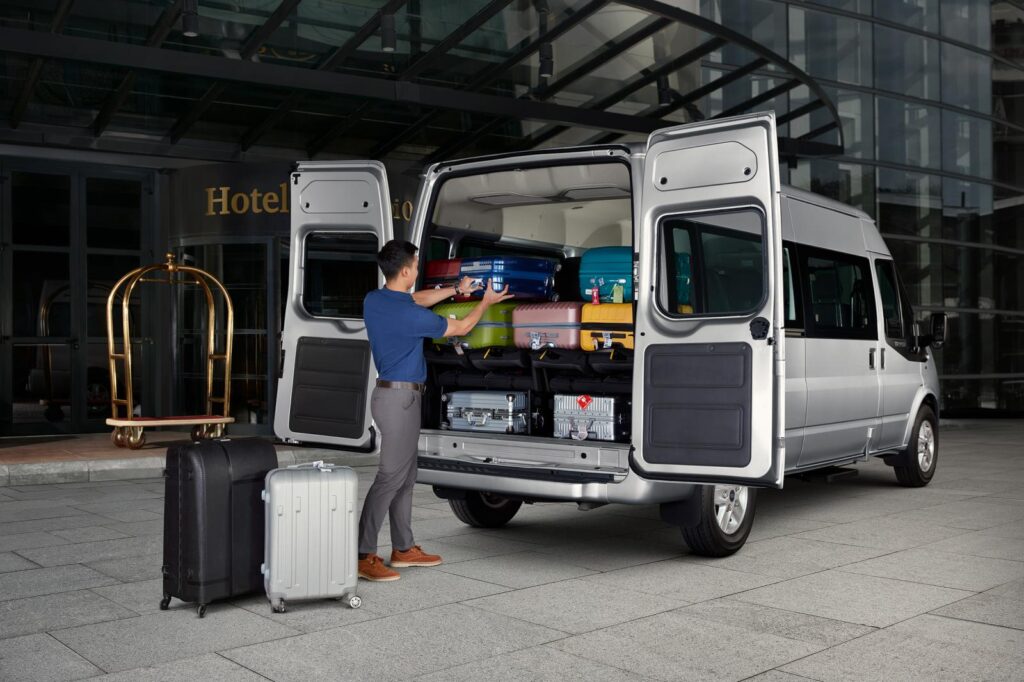 Cách đặt xe Ford Transit tại Thuexehuydat.com nhanh chóng