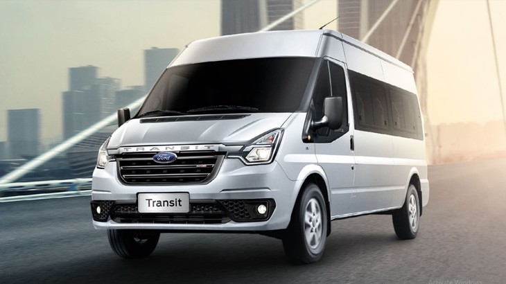Thuê xe Ford Transit sân bay Tân Sơn Nhất – Không lo chờ đợi, hành trình thoải mái!