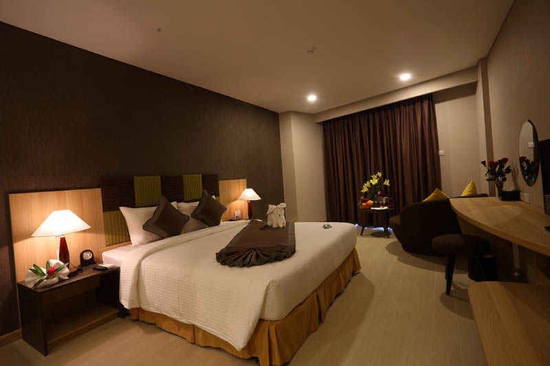 1. mường thanh holiday mũi né