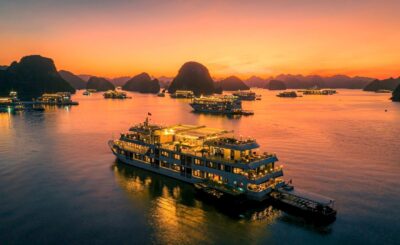 Du thuyền hạ long