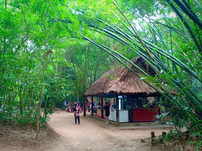 Du lịch địa đạo củ chi